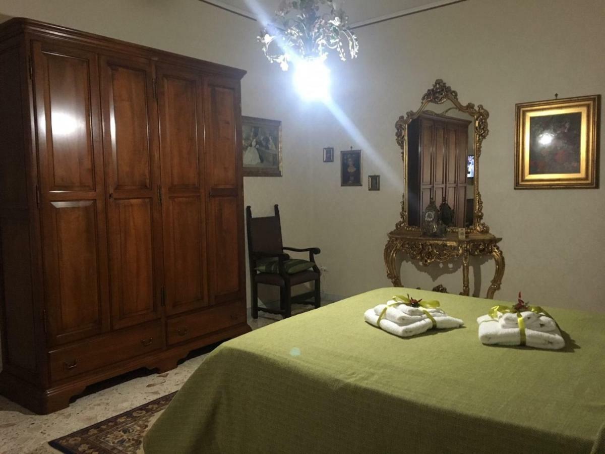 Dimora Montpellier Apartment Salerno Bagian luar foto