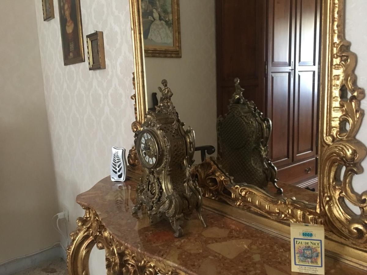 Dimora Montpellier Apartment Salerno Bagian luar foto