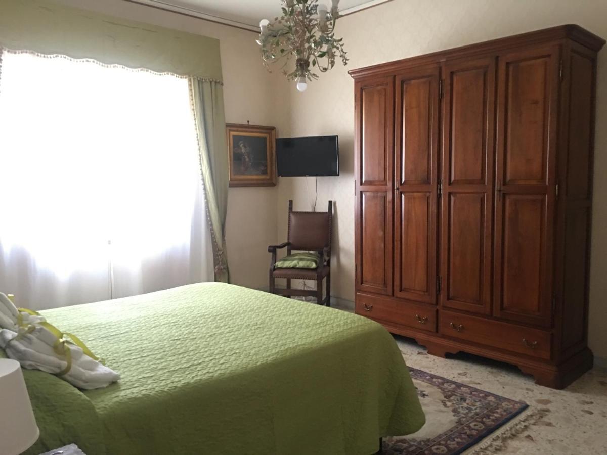 Dimora Montpellier Apartment Salerno Bagian luar foto