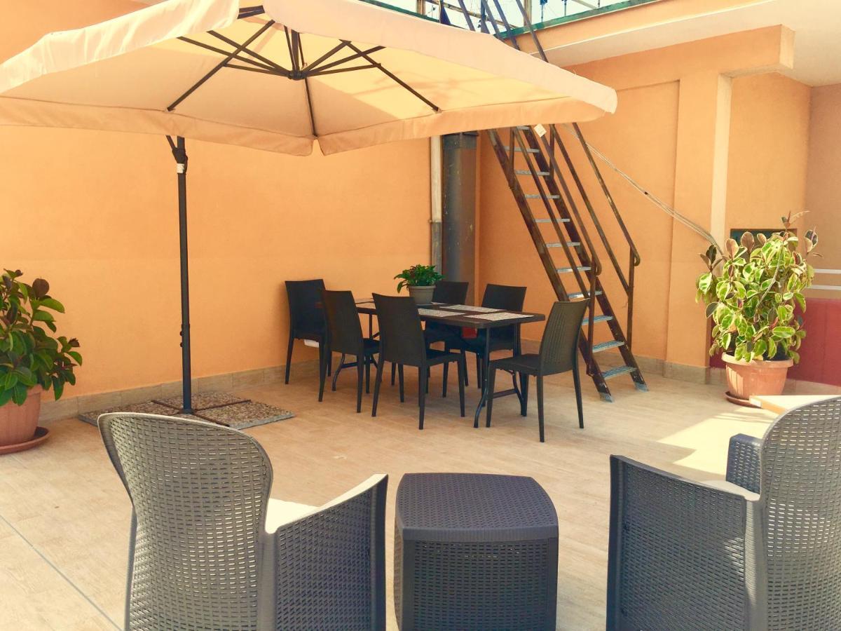 Dimora Montpellier Apartment Salerno Bagian luar foto
